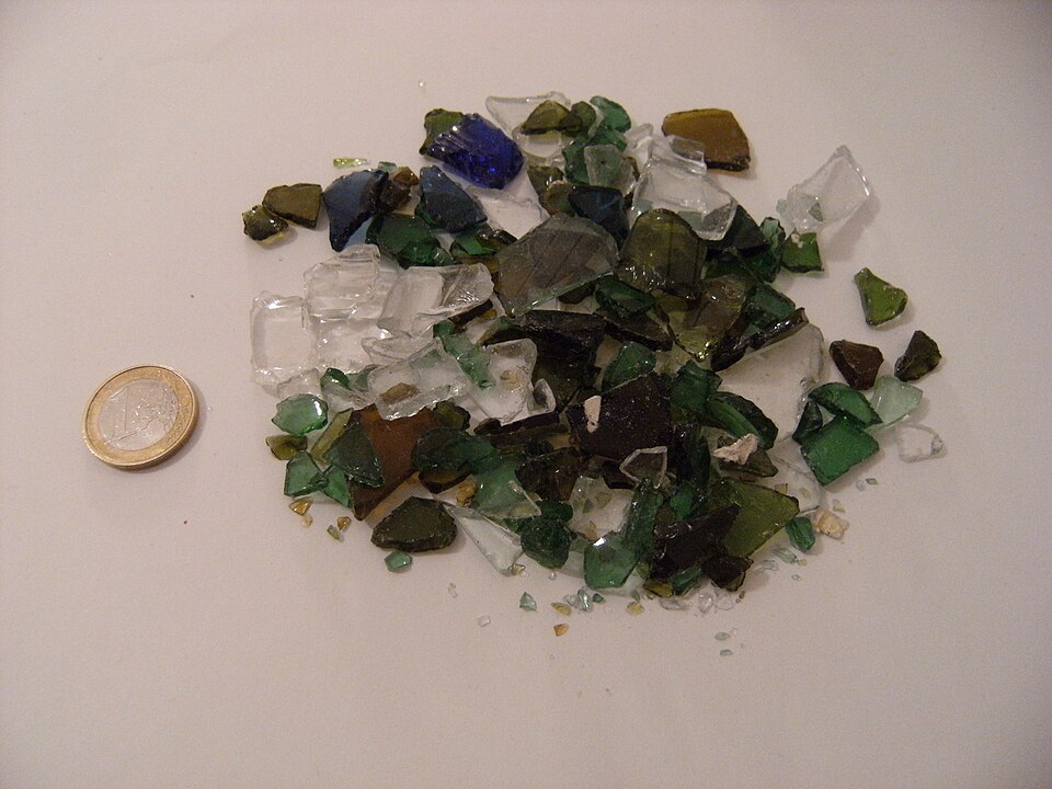 Mixed-colour glass cullet